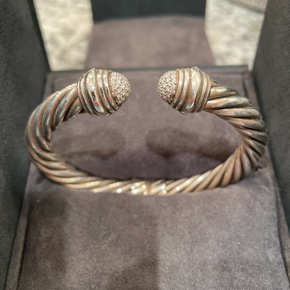 David Yurman 9mm Cable Bracelet w/ Pave Diamonds. Size M